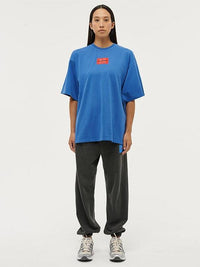Trifecta Tee In Electric Blue