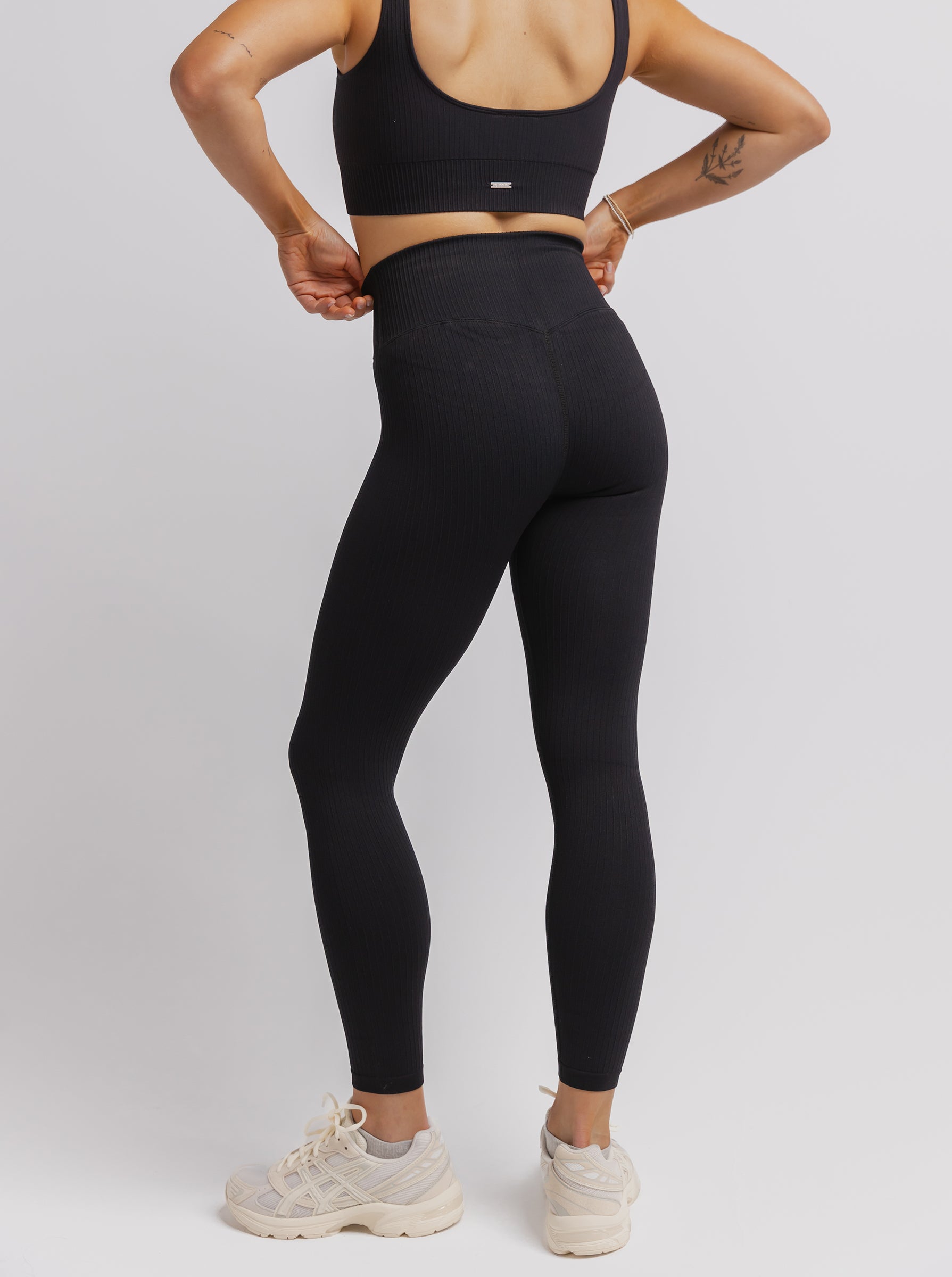 Black Ribbed Seamless Tights