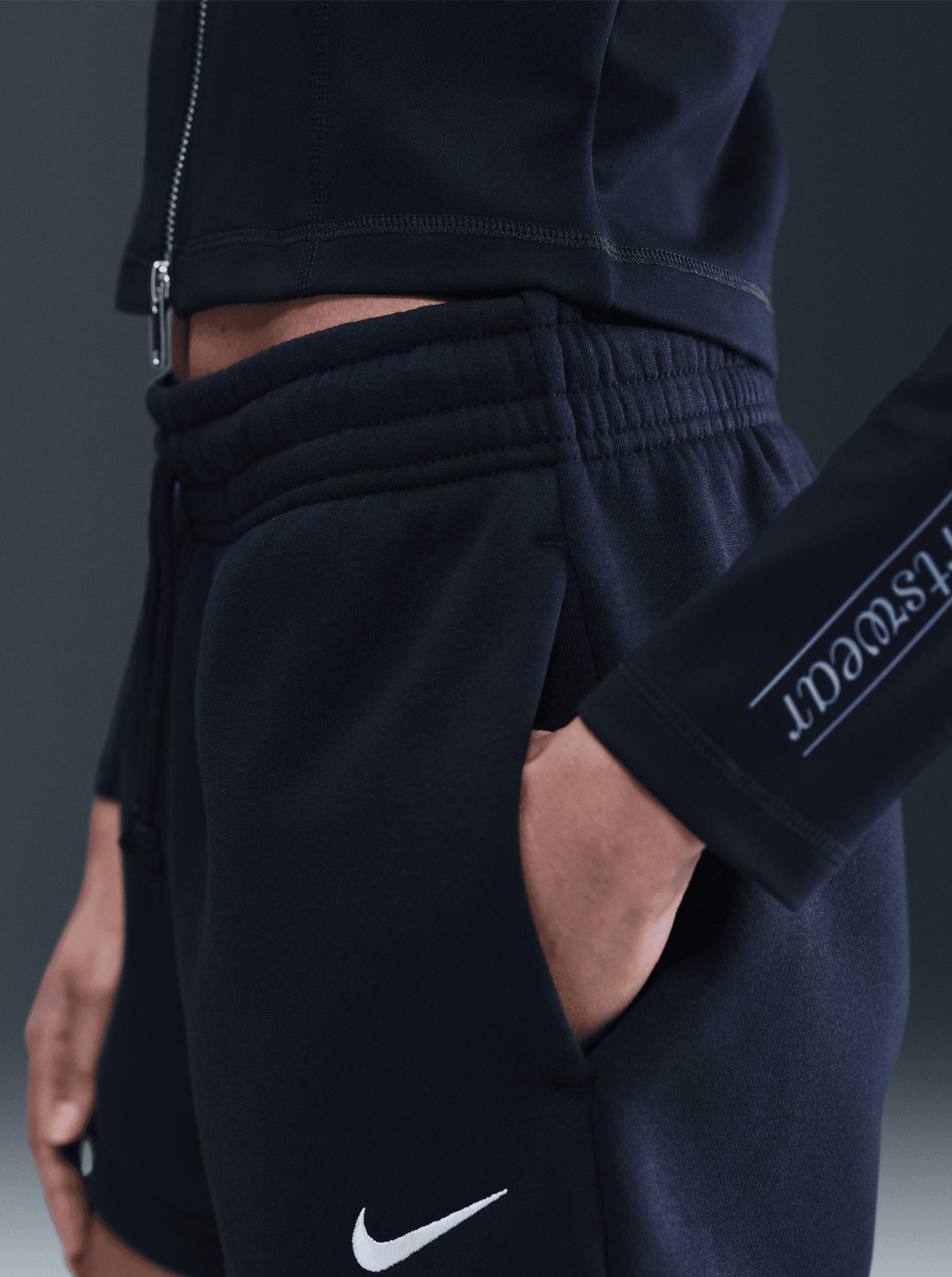 Sportswear Phoenix Fleece Mid-Rise 4" Short