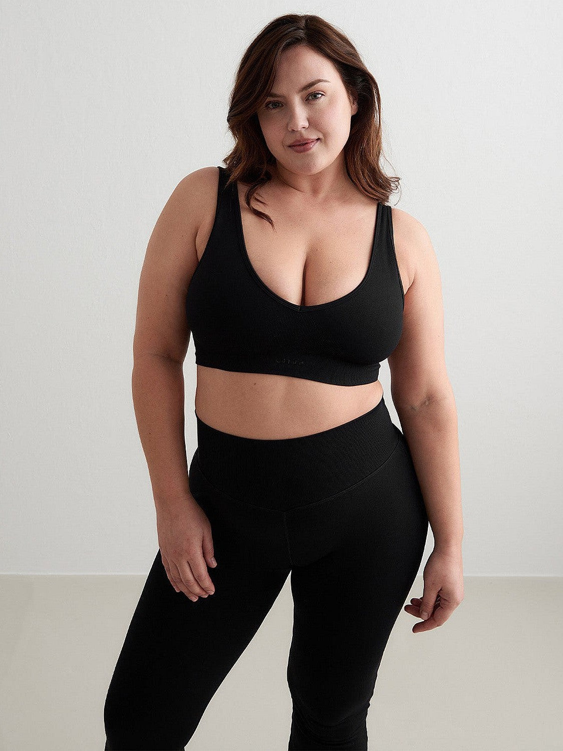 Black Shape Seamless Deep Cut Bra