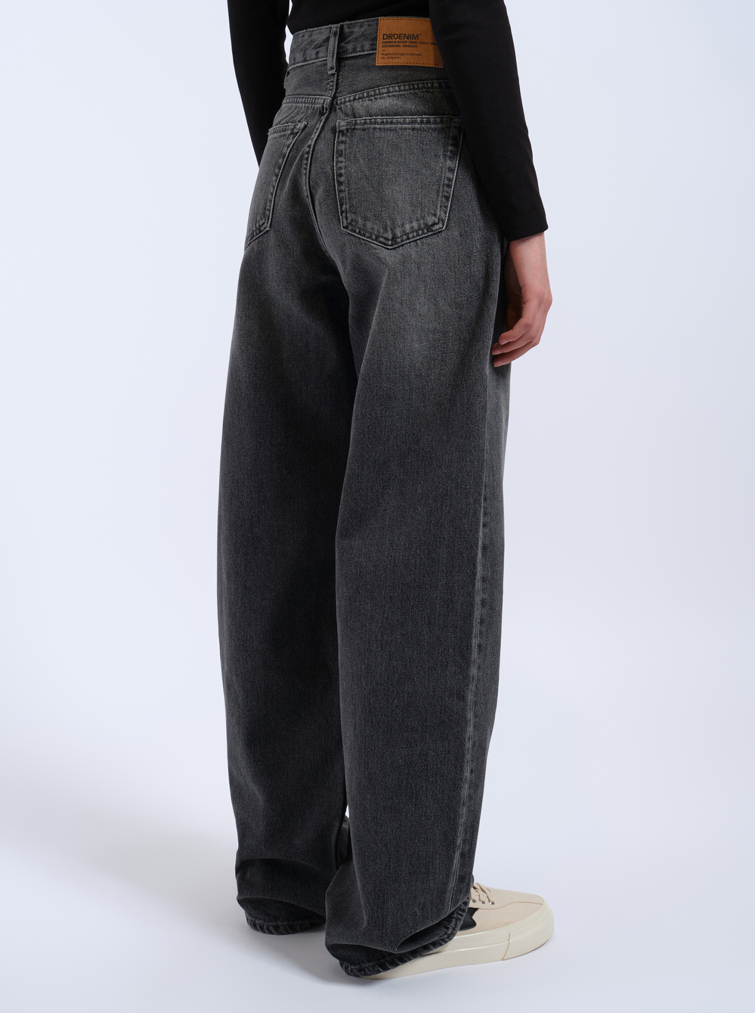Donna in Mid Grey Used
