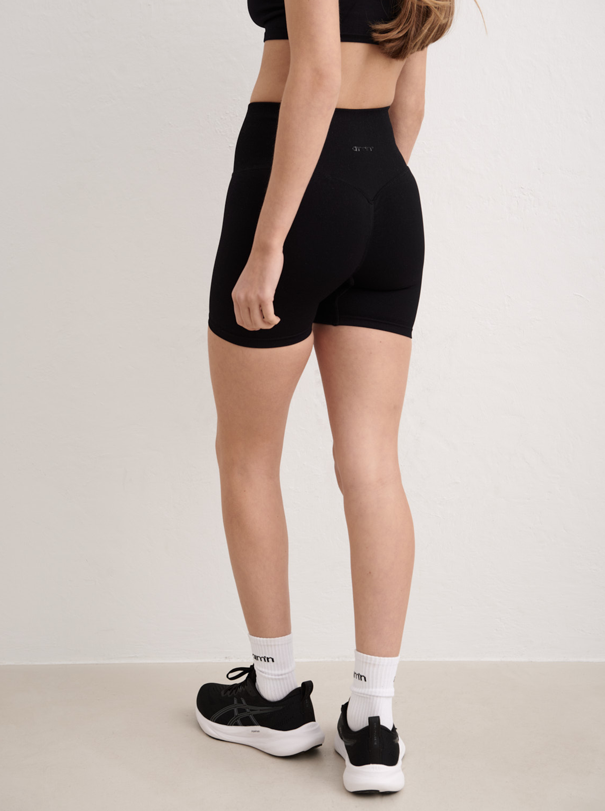 Shape Seamless Hotpants in Black