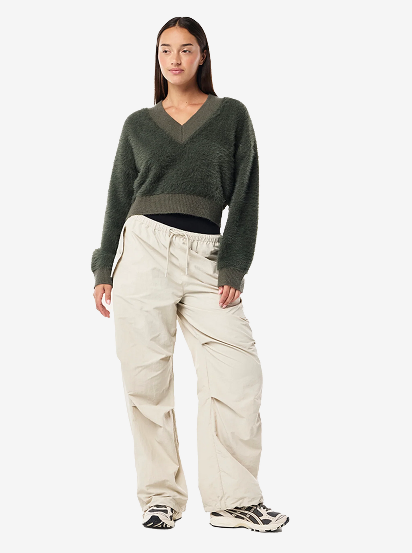 Greenpoint V Neck Knit in Caviar