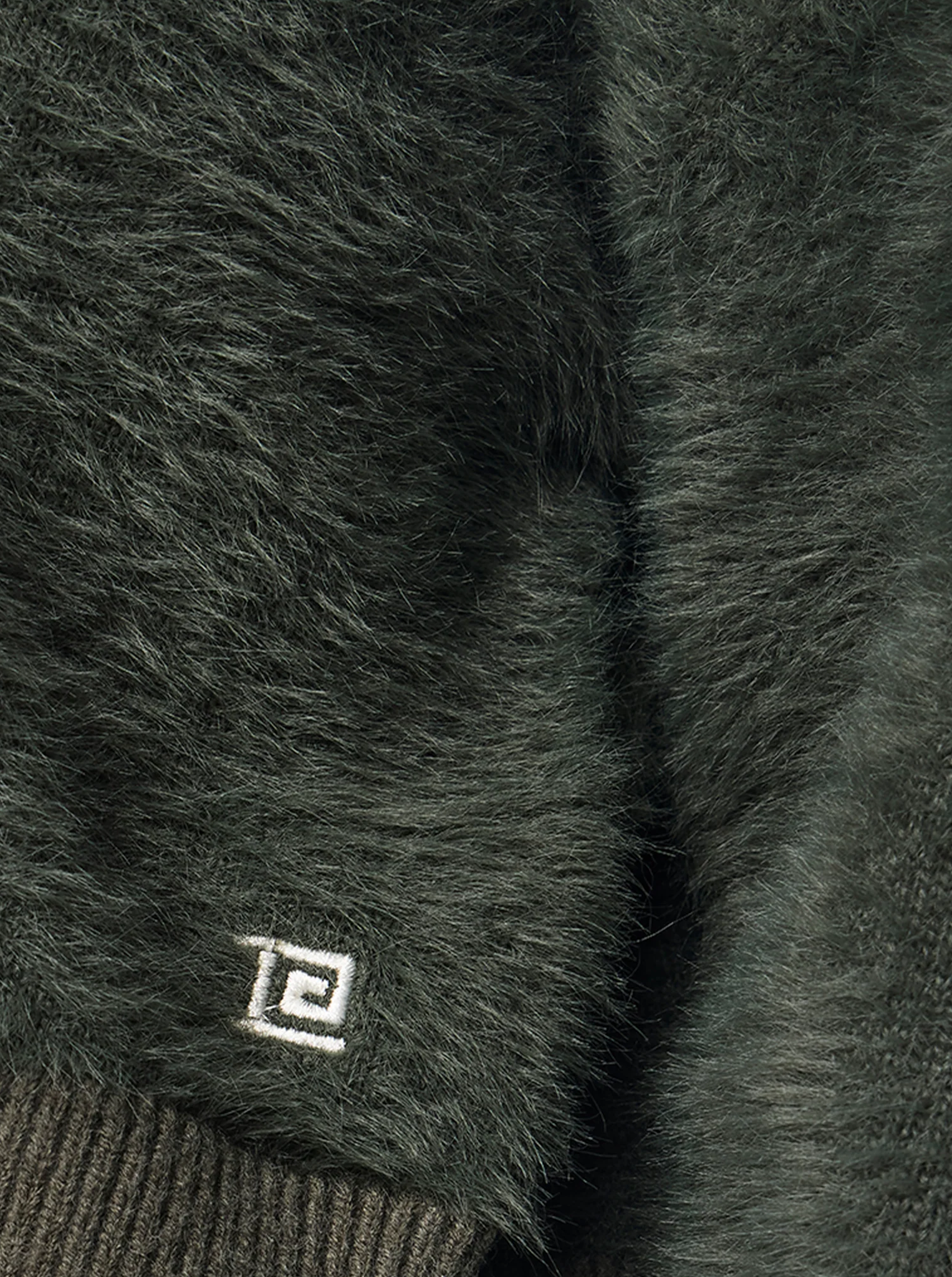 Greenpoint V Neck Knit in Caviar