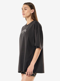 Overland Tee in Smokestone