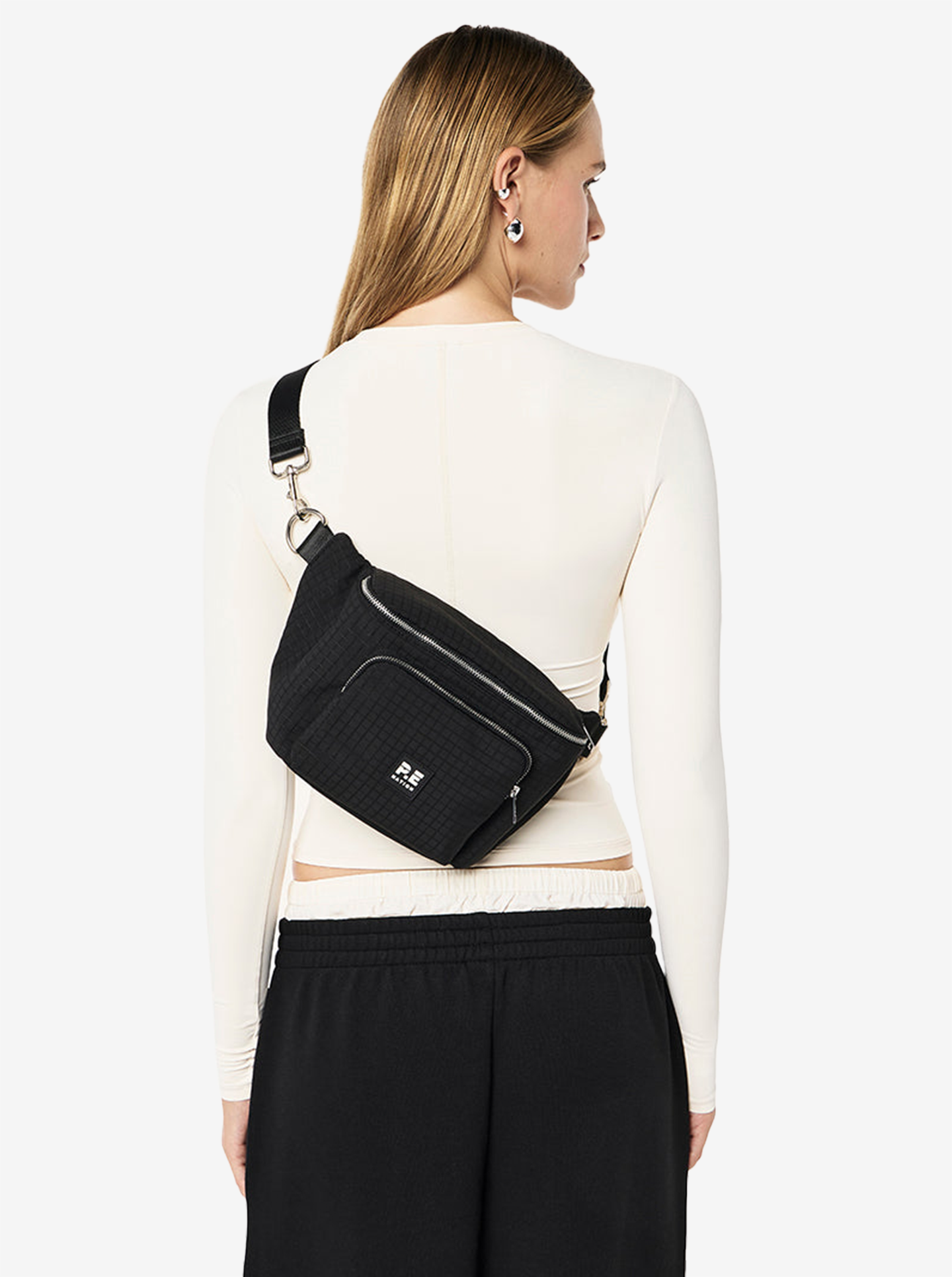 Signature Cross Body Bag in Black