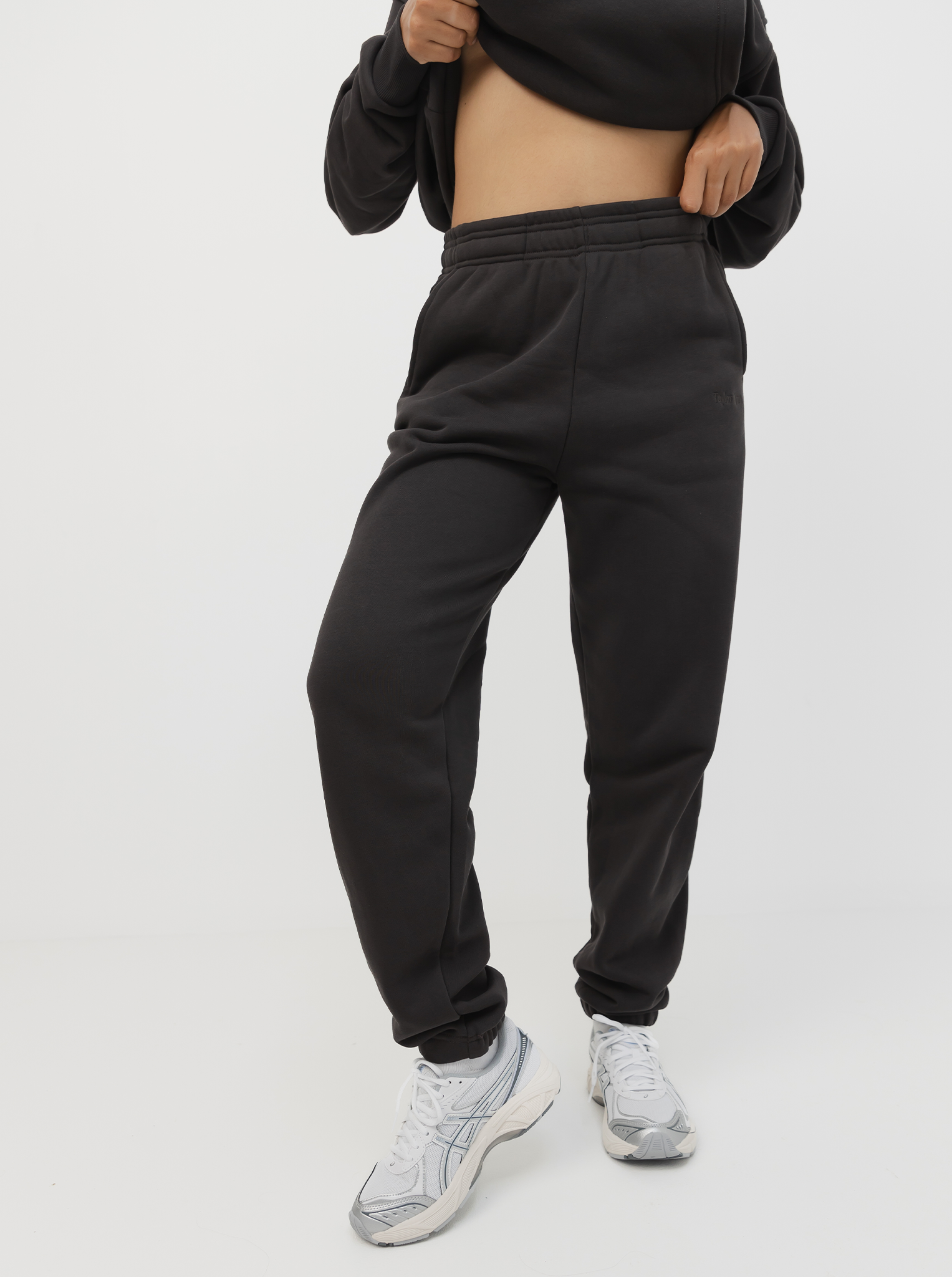 Taylor Trackies in Pepper