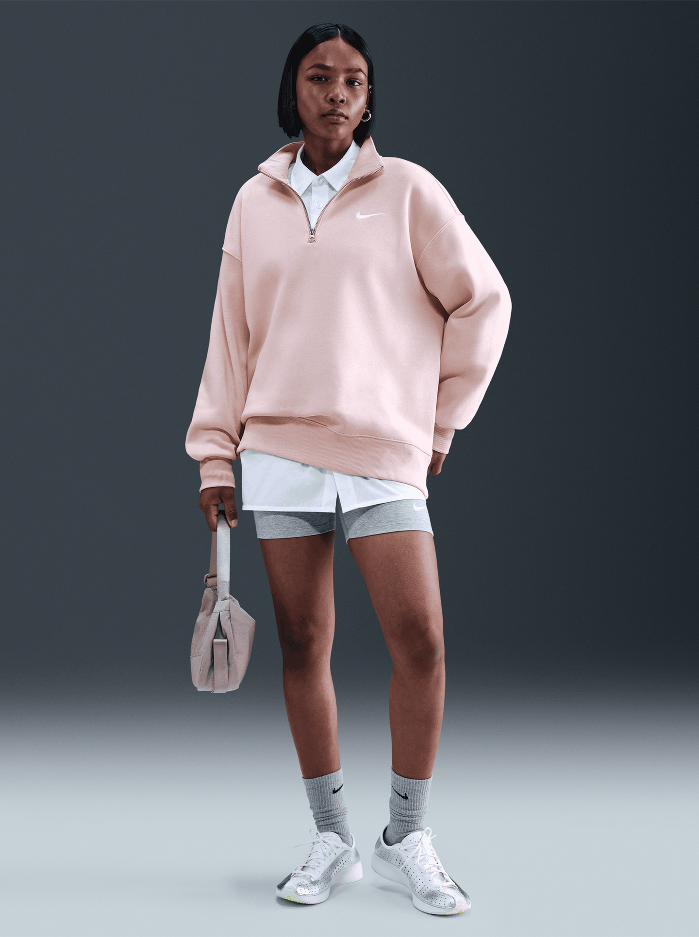 Sportswear Phoenix Fleece Oversized 1/4-Zip Long Sweatshirt