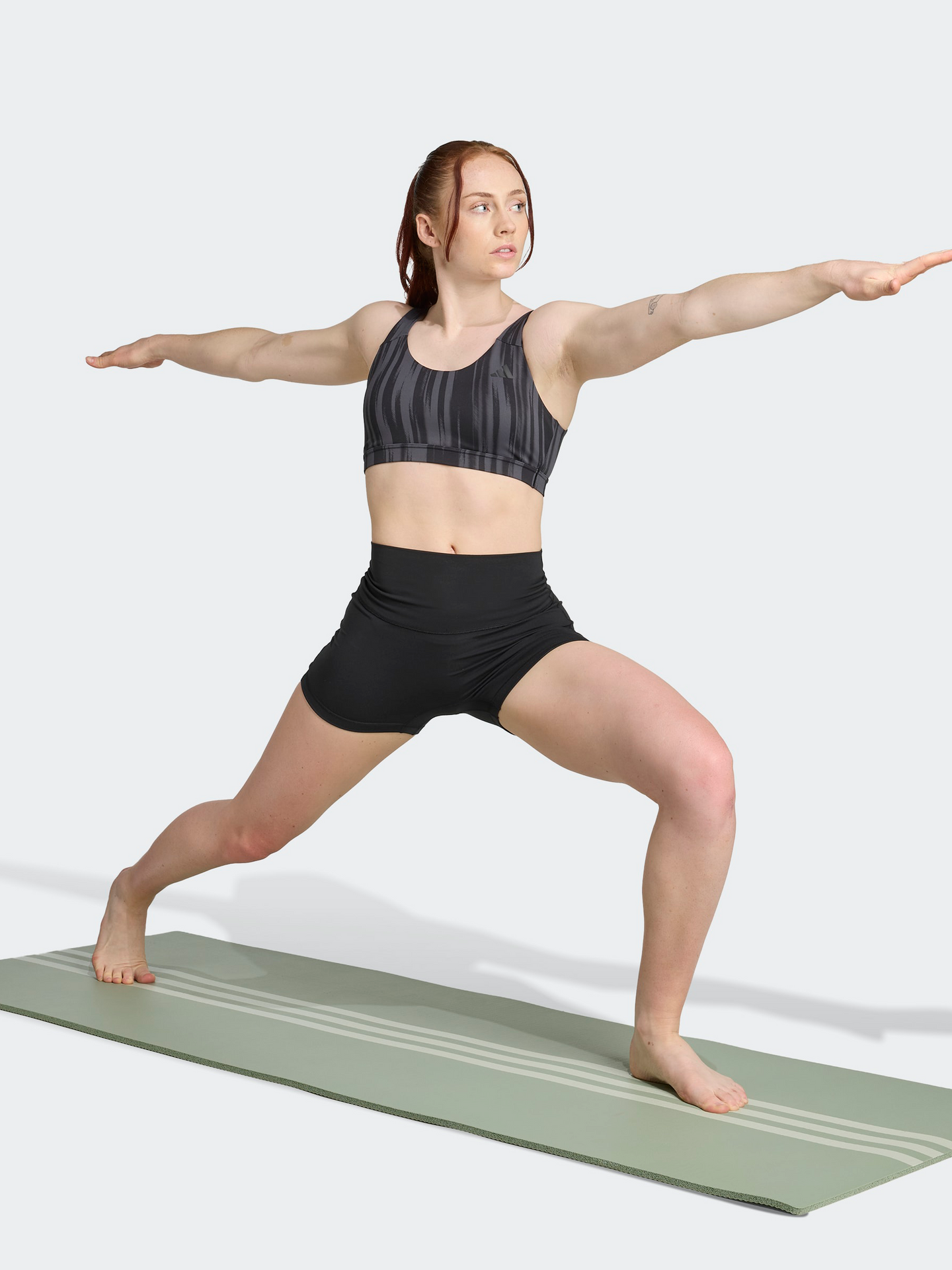 All Me Sculpt Booty Short Legging