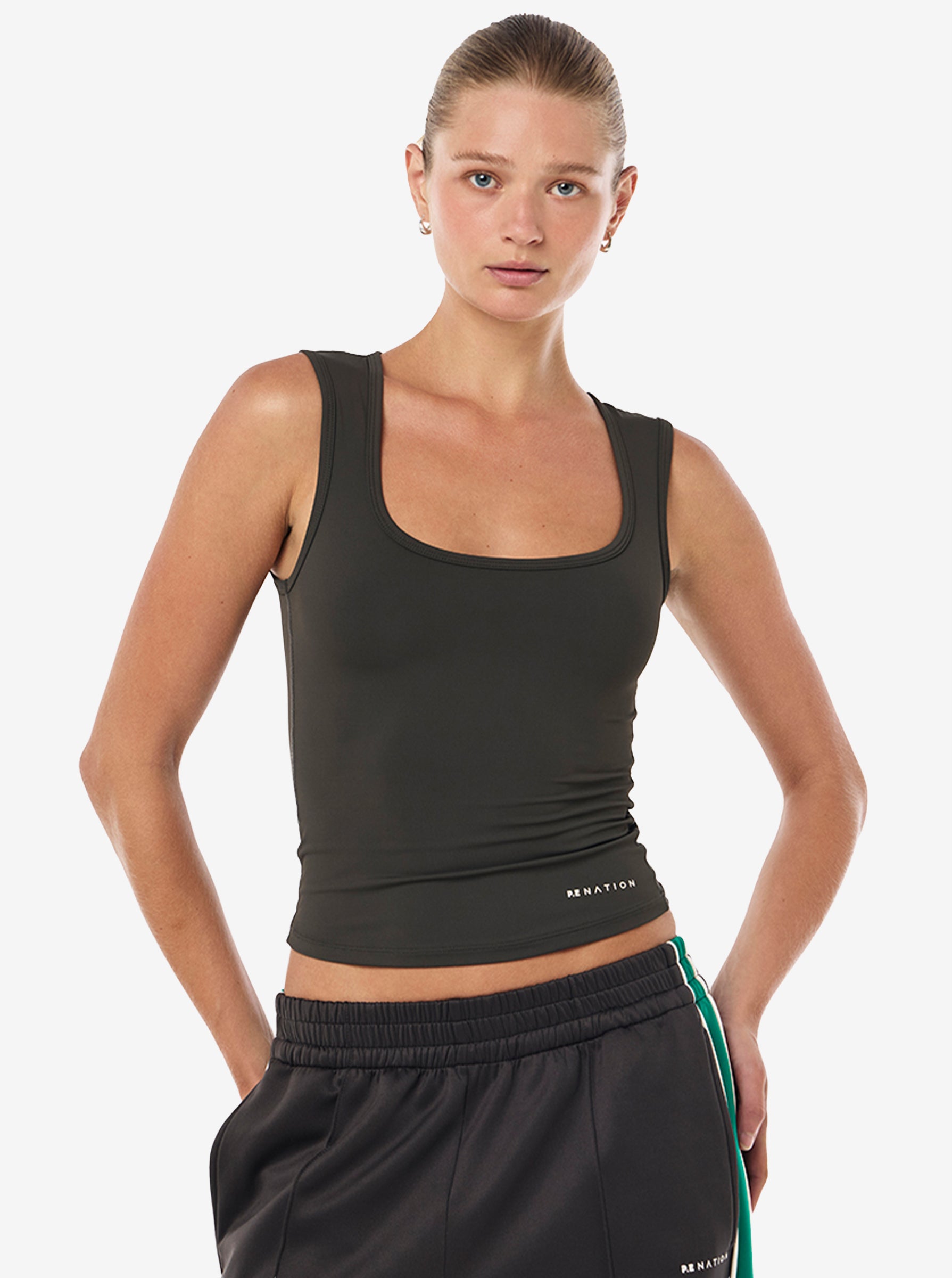 Refine Scoop Tank in Smokestone