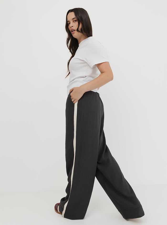 Weekender Pant Longline in Pepper