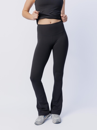 Mellow Flare Longline in Black