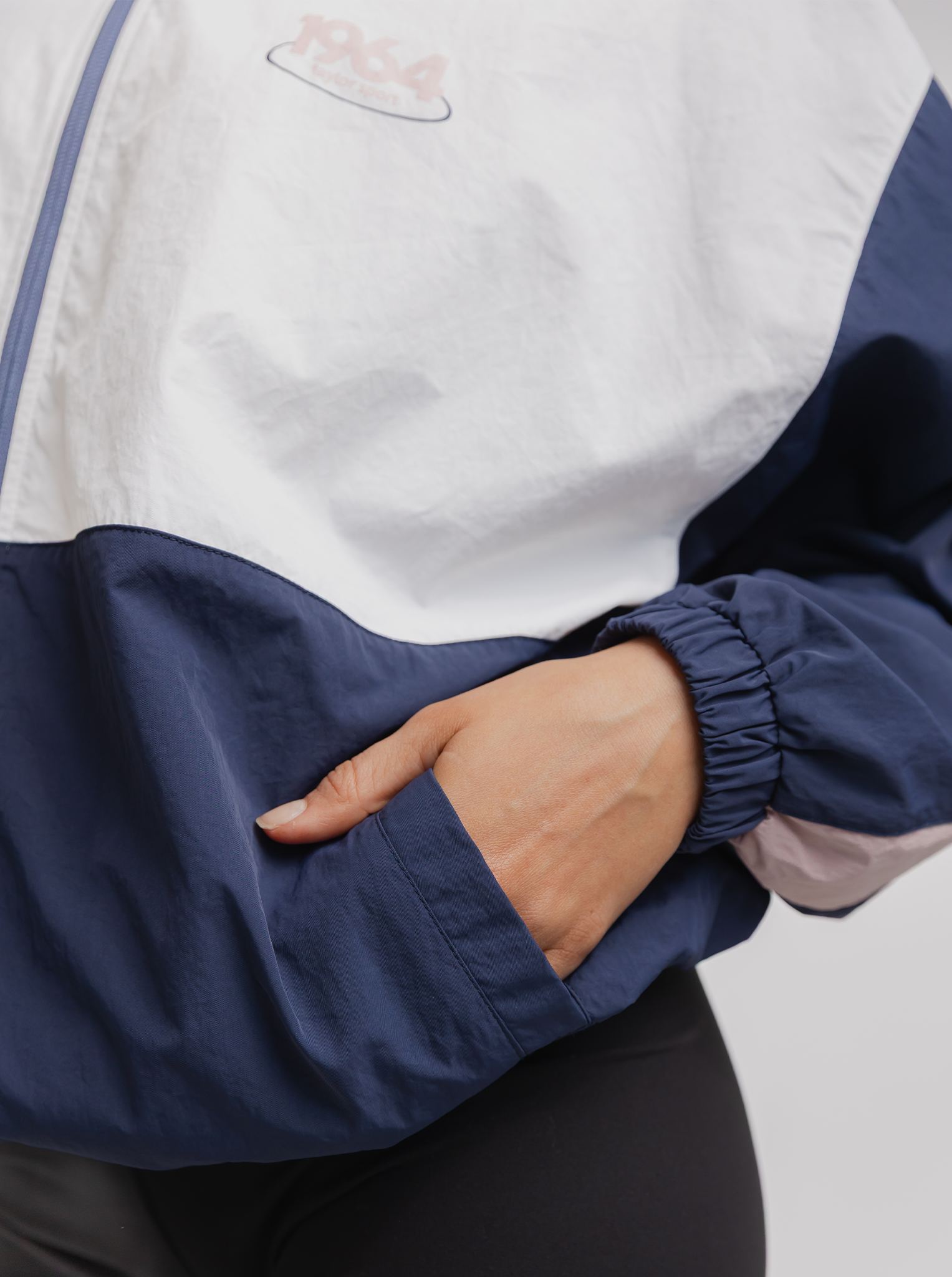 Retro Windbreaker in Midnight