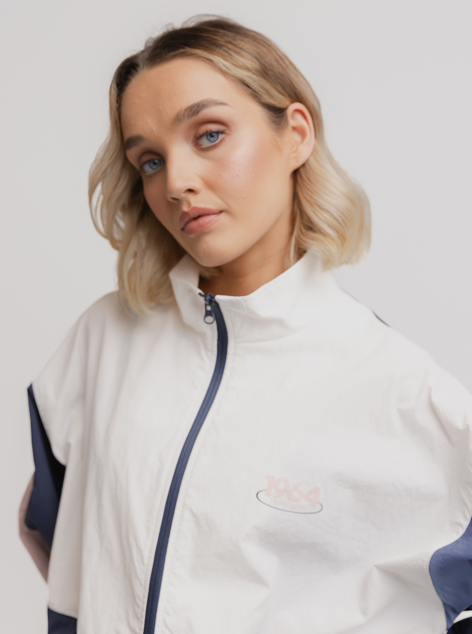 Retro Windbreaker in Midnight