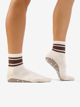 MOVE ACTIVE W CREW GRIP SOCKS - Oat Espresso Stripe