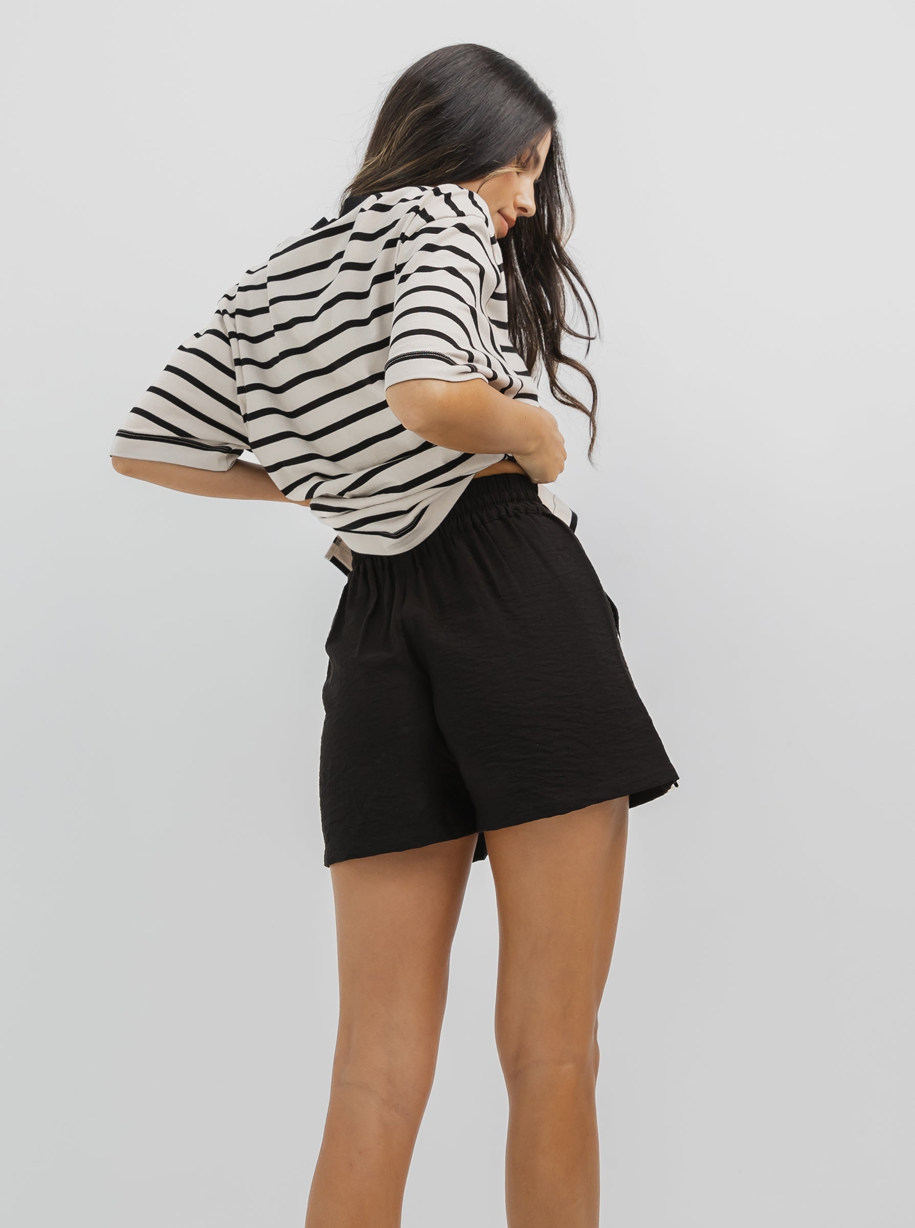 Weekender Short in Black