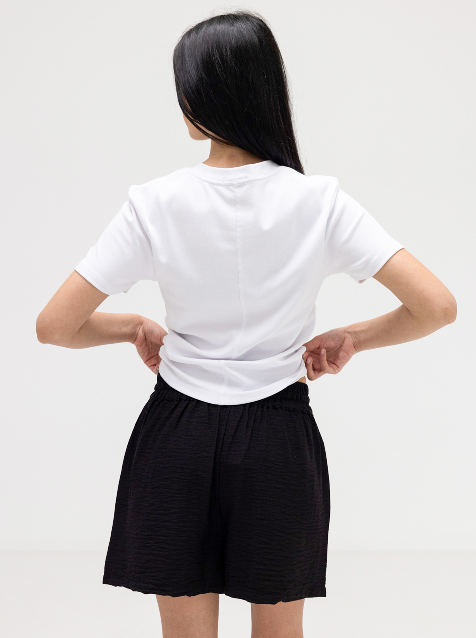 Weekender Short in Black