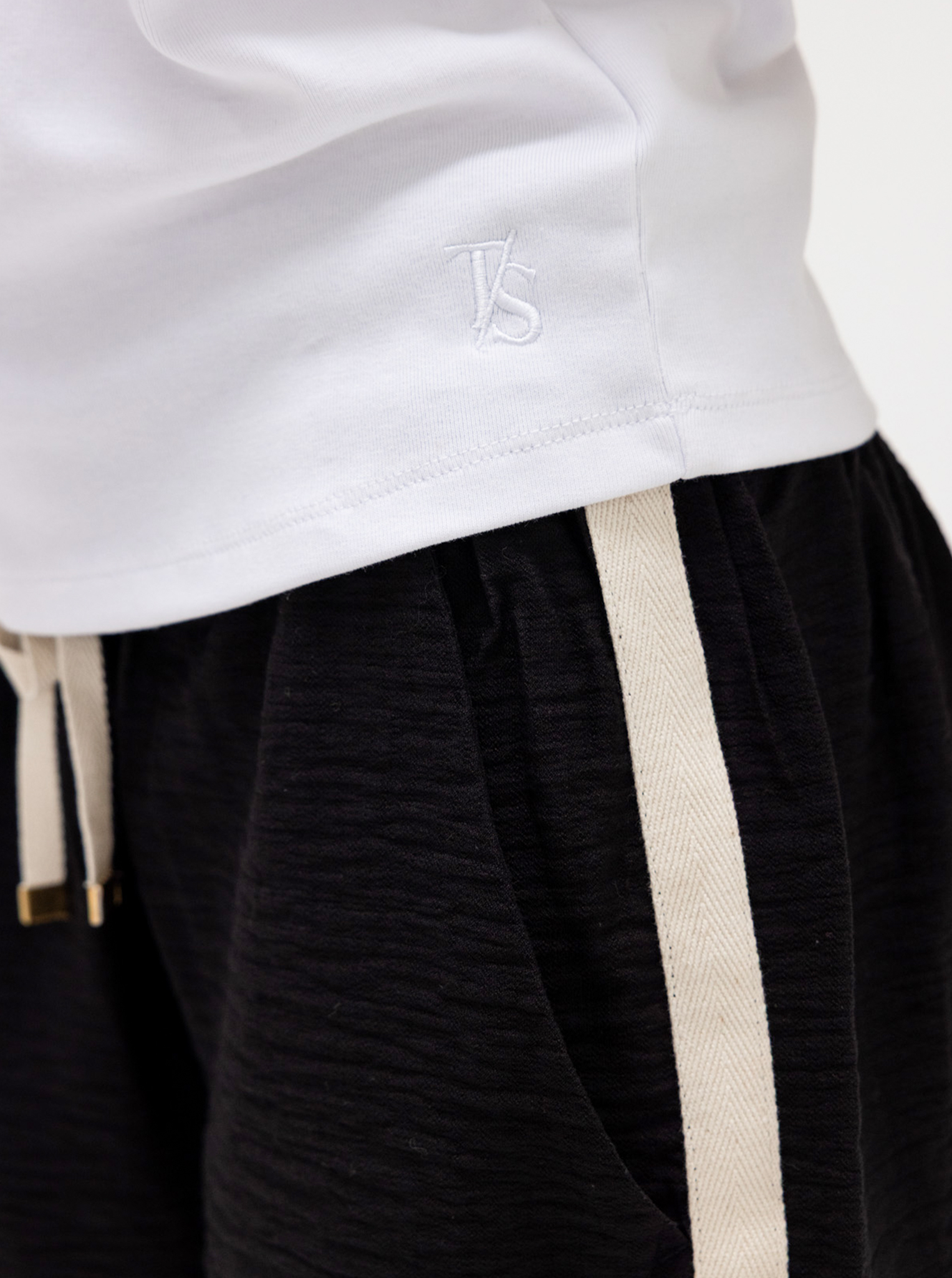 Weekender Short in Black