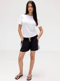 Weekender Short in Black